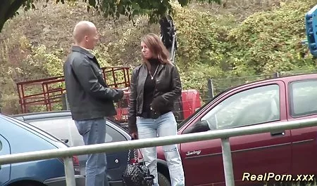 Das Baby in einem durchsichtigen T-Shirt wollte einen private kostenlose pornos Schwanz