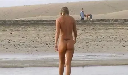 Die pornofilme von privat blonde und brünette Lilly Thai und Bomkia haben Spaß