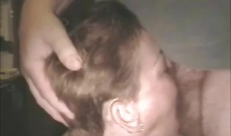 Nackte Frau in private pornofilme gratis einem warmen Hut