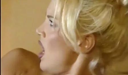 Der Dialog zwischen den Mädchen bewegte sich zu engem Kontakt private sexfilme gratis