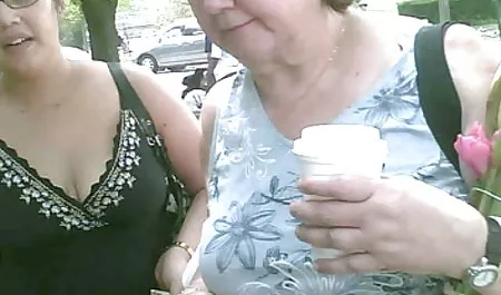 Rothaarige Mädchen kostenlose private pornos gibt ihrem Freund Blowjob
