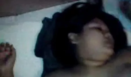 Die vollbusige Lea deutsche pornofilme privat spielt mit einer Vagina