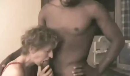 Es ist Zeit für ein tiefes Saugen! privatpornofilm