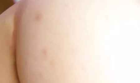Mädchen drückt ihre Muschi vor dem Treffen mit einem Mitglied private pornofilme kostenlos