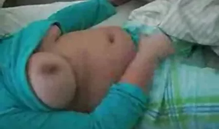 Die geile Lehrerin private pornoclips Sarah Vandella stürzt sich auf einen großen Schüler