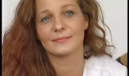 Nehmen Sie eine sexy Brünette in Strümpfen mit Ihrem gratis deutsche amateur pornos Schwanz