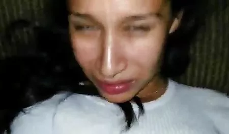 Sarah privatpornofilm shevon mit einem blauen dildo