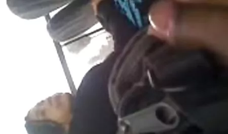 Ein Mann mit Würfeln auf dem Bauch gratis deutsche privat pornos streckt die Scheidenränder