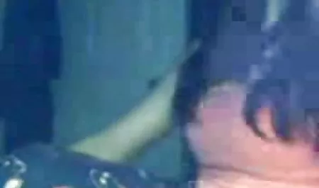 Geschwollene Brustwarze wirft auf Kamera deutsche private sexfilme auf