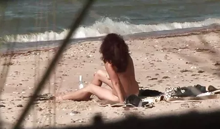 Eine Freundin fickte eine andere mit dem privat gedrehte sexfilme Strapon
