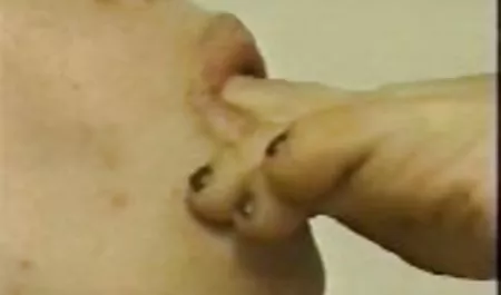 Sie fesselte die kostenlose private deutsche sexfilme Hände ihres Mannes mit Handschellen und ergab sich