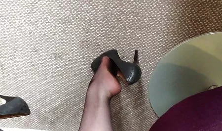 Blonde und ihre deutsche privat pornos Freundin bedienen einen Mann